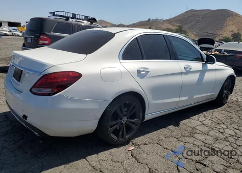 2018 Mercedes-Benz C 300 из США, поврежденный, VIN 55SWF4JBXJU240593